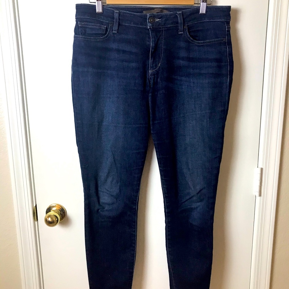“Angela” wash Joe’s skinny jeans.